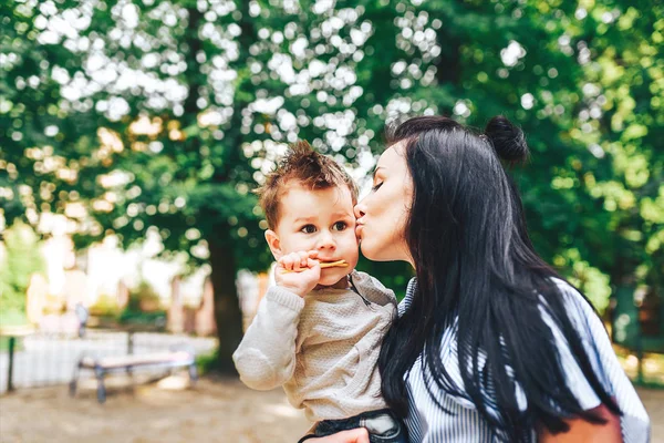 Mère avec son petit fils — Photo