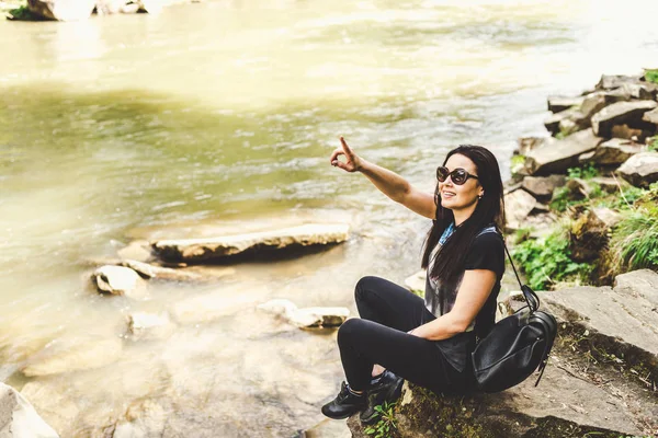 Mladí turistické dívka — Stock fotografie