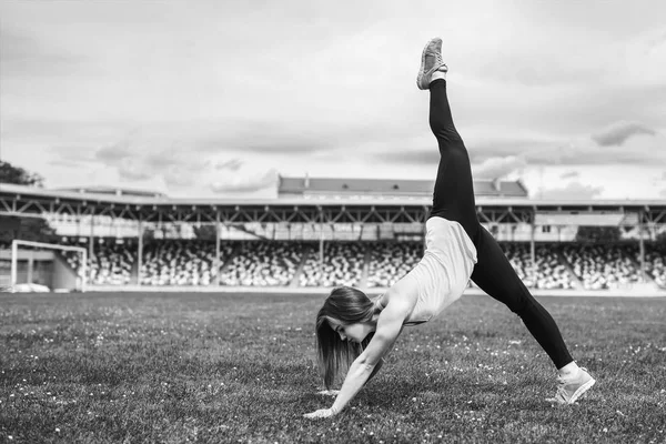 Linda chica deportiva — Foto de Stock