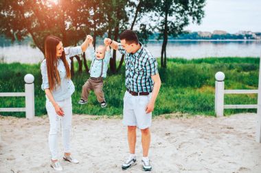 mutlu anne ile oğlu 