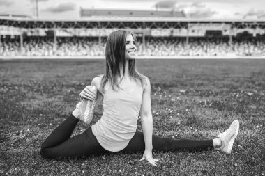 Güzel kız egzersiz açık