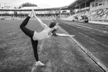 Güzel kız egzersiz açık