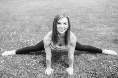 Güzel kız egzersiz açık