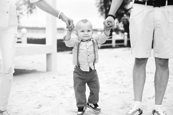 Anne ile oğlu açık oynayan 