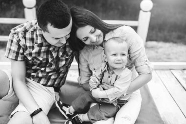 Anne ile küçük oğlu oynama