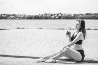 genç kadın eğitimden sonra rahatlatıcı