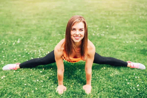 genç kadın egzersiz açık