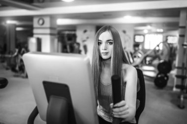 Spor salonunda kadın eğitimi