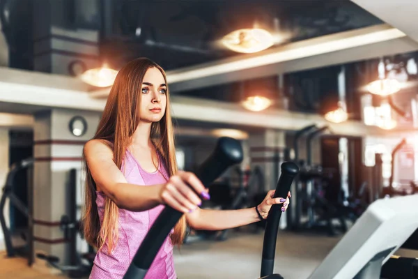 Spor salonunda kadın eğitimi