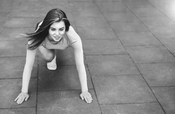 Muito desportivo jovem mulher — Fotografia de Stock