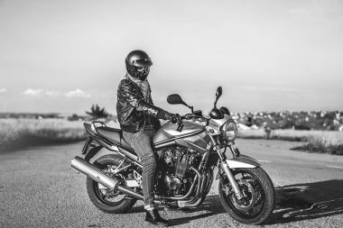 Adam spor motosiklet