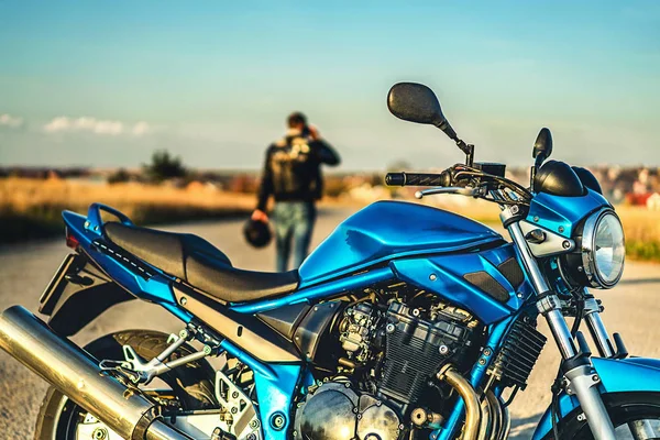 Motocicleta esporte em estrada aberta — Fotografia de Stock