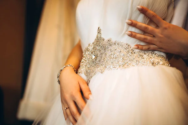 Vista Perto Noiva Vestir Antes Cerimônia Casamento — Fotografia de Stock