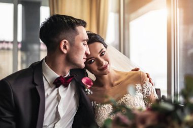 Güzel düğün cuople Restaurant rahatlatıcı