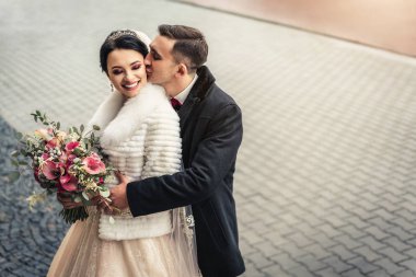 Güzel düğün çifti açık