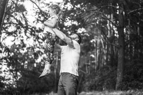 Padre con hija divirtiéndose — Foto de Stock