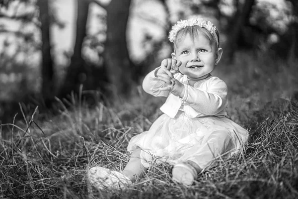 Cute Little Baby Girl Playing Outdoor Black White Photo — Stock Photo, Image