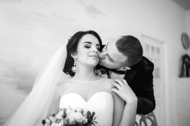 Genç ve güzel düğün çifti