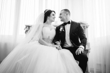 Genç ve güzel düğün çifti