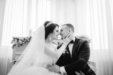 Genç ve güzel düğün çifti