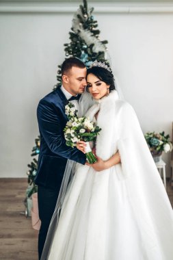 Genç ve güzel düğün çifti