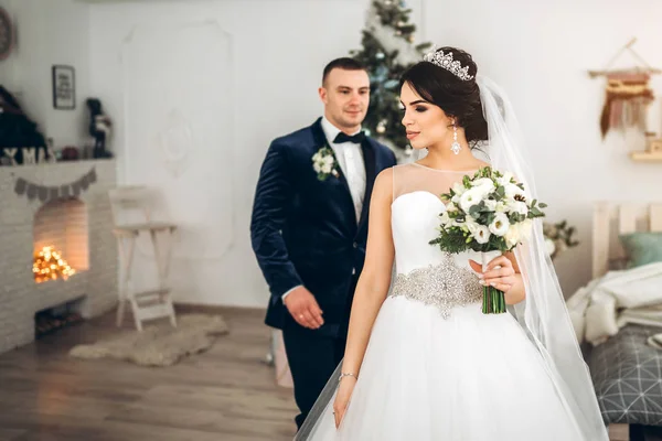 Pretty Young Wedding Couple — Stock Photo, Image