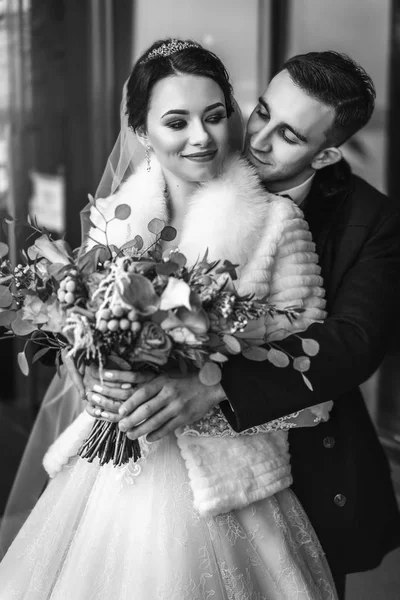 Bonita Boda Pareja Aire Libre — Foto de Stock