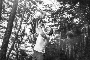 Babası kızı ile iyi eğlenceler açık