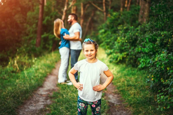 Glada Härliga Familj Kul Utomhus — Stockfoto