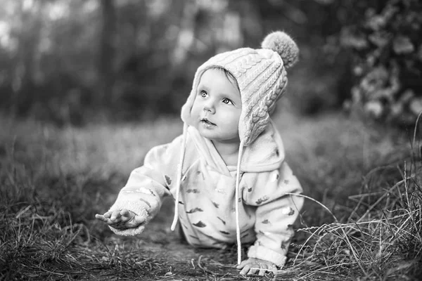 Cute Little Baby Girl Playing Outdoor — Stock Photo, Image