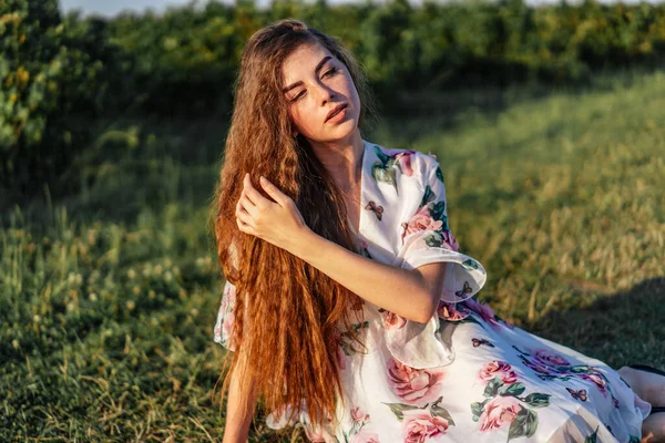 Young Girl Long Curly Hair Brunette Face Freckles Makeup Green — Stock Photo, Image