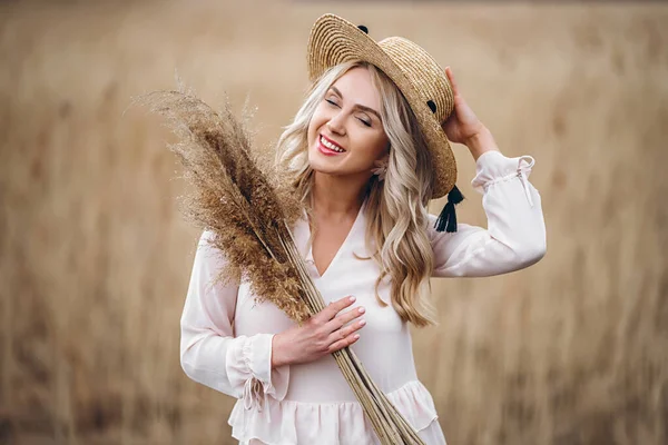 Photo Pretty Smiling Girl Long Blond Curly Hair Light Long — Stock Photo, Image