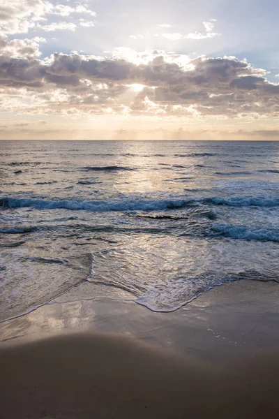 Epic Seascape Sunlight Bouncing Everywhere Because Thick Clouds Facing Divine — Stock Photo, Image