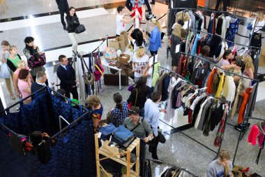 Mağazadaki müşteriler