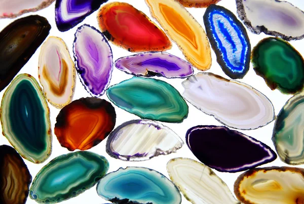 Piedras coloridas, rebanadas de ágata — Foto de Stock