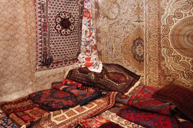 Birçok farklı antika kilim Satılık
