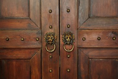 Ahşap kapı kolları ile parçası