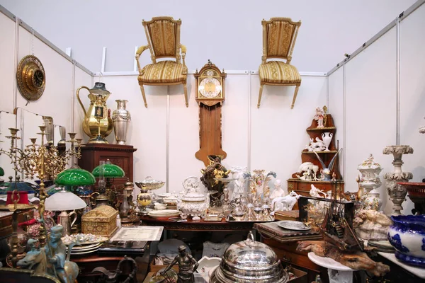 Vintage interior items from different years at the flea market — 스톡 사진