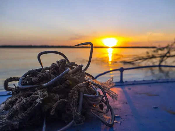 bir tekne ekipmanları kaçak avcılık