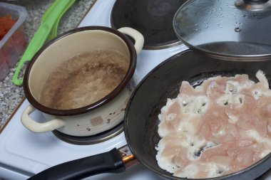 Domates çorbası hazırlanması.