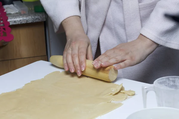 Torta con imbottitura da fiocchi di latte e marmellata di mele. Fasi di preparazione . — Foto Stock