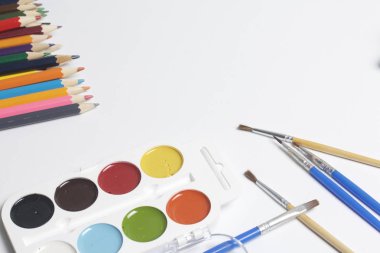 Yaratıcılık için okul aksesuarlar.