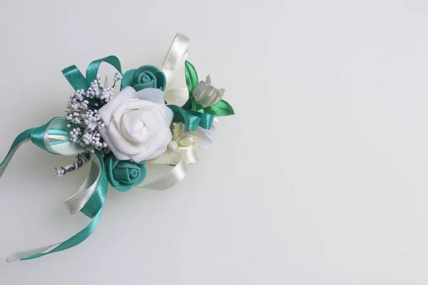 Esküvői boutonniere. Fehér alapon. — Stock Fotó