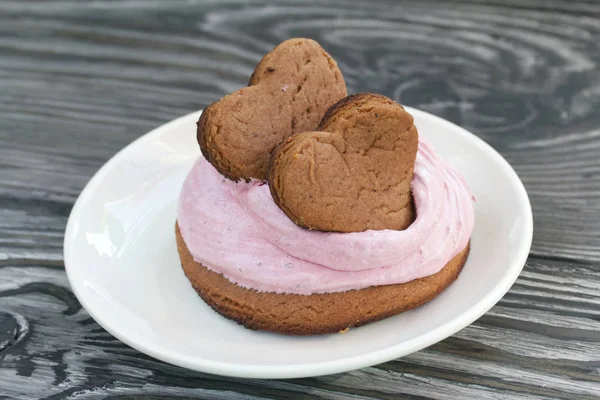Sanduíches Marshmallows Feitas Massa Chocolate Marshmallows Mirtilo Decorado Com Biscoitos — Fotografia de Stock
