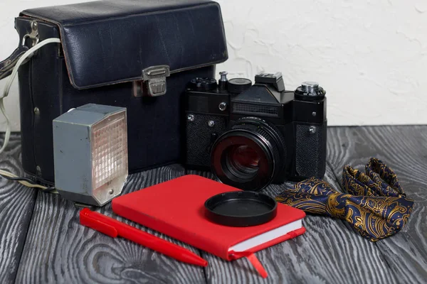 Accessoires Photographe Appareil Photo Flash Noeud Papillon Cahier Stylo Sur — Photo