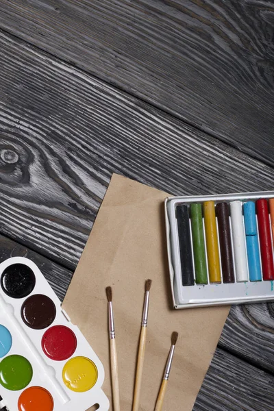 Aquarel Voor Schilderen Penselen Een Vel Papier Doos Met Pastel — Stockfoto