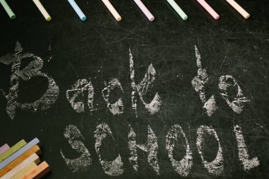 okula geri kelimelerle tebeşir