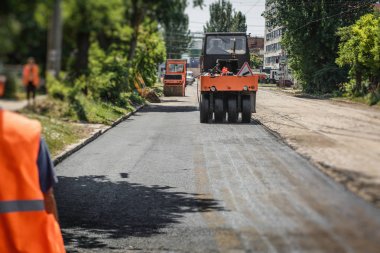 Yol onarım. Asfalt imar