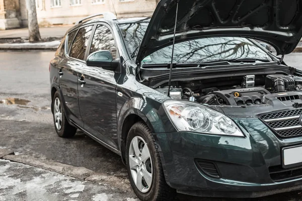 bir sürücü olmadan kırık araba