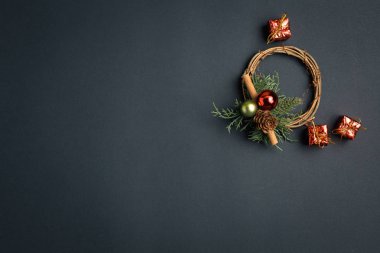 Noel ve yeni yıl arka plan hediyeler, geyik, yıldız ve fi